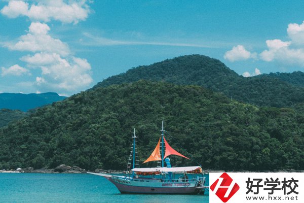株洲南方航空高級技工學(xué)校怎么樣?有什么特色專業(yè)？