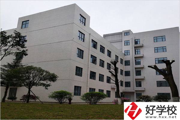 長(zhǎng)沙的公辦職校收不收往屆生？有什么報(bào)名條件？