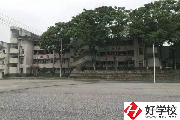 長沙市中等城鄉(xiāng)建設(shè)職業(yè)技術(shù)學校宿舍環(huán)境怎么樣？
