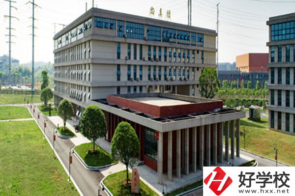 株洲讀電子商務(wù)專業(yè)選哪個中專好？