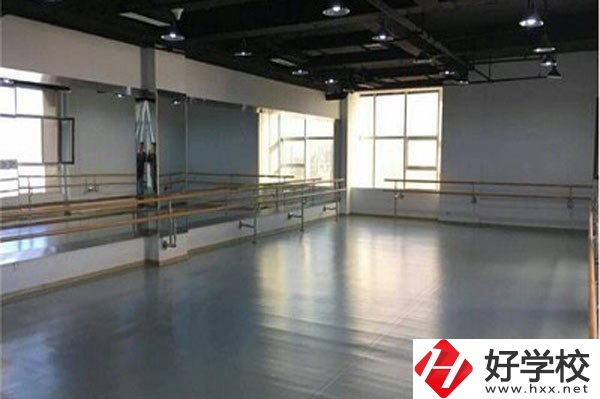 衡陽(yáng)市文華藝術(shù)學(xué)校怎么樣？有什么辦學(xué)特色？