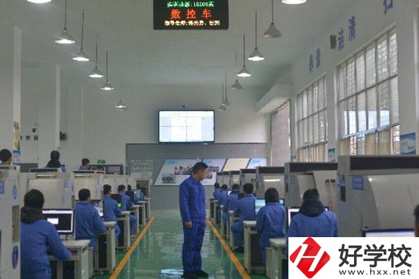 長沙高新技術(shù)工程學(xué)校開設(shè)了哪些專業(yè)？