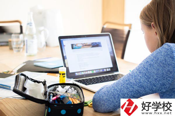 湖南經(jīng)濟(jì)貿(mào)易職業(yè)中專學(xué)校專業(yè)有哪些？就業(yè)率如何？