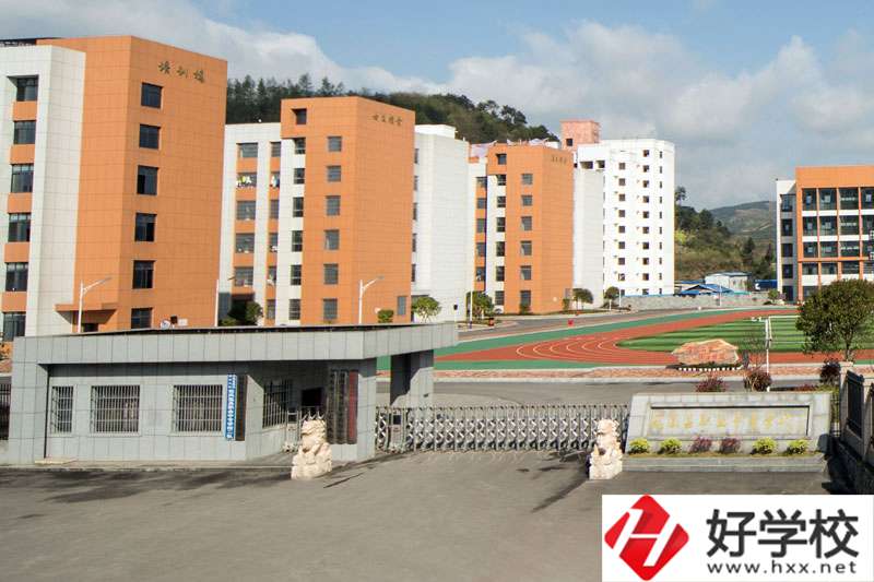 鳳凰縣職業(yè)中專有什么辦學特色？招生專業(yè)有哪些？