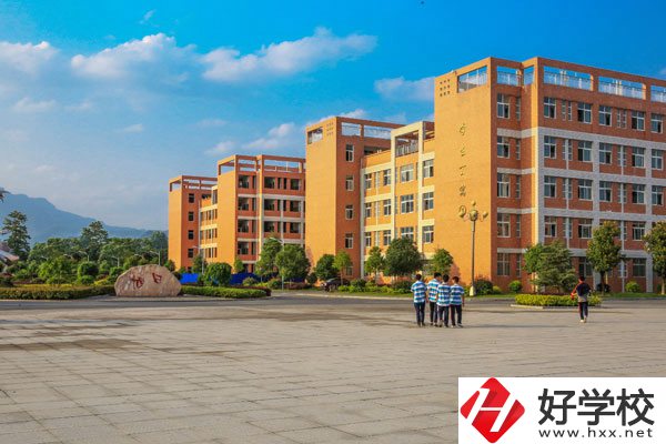 張家界市有幾所有計(jì)算機(jī)應(yīng)用專業(yè)的中職學(xué)校，介紹一下