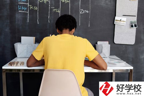郴州有哪些公立的中專學校？專業(yè)有哪些？