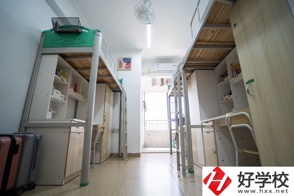 湖南智云技工學(xué)校怎么樣？收費(fèi)標(biāo)準(zhǔn)是怎樣的？