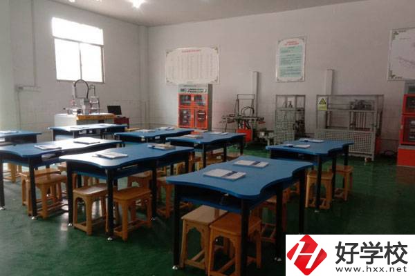 湘西涉外經(jīng)濟職業(yè)學校辦學條件怎么樣？有哪些特色專業(yè)？
