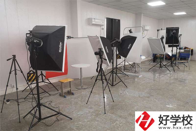 邵陽市中南科技職業(yè)學(xué)校哪個專業(yè)就業(yè)前景好？