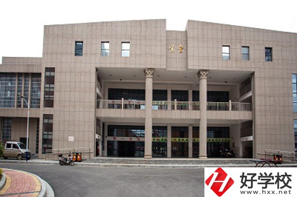鳳凰縣職業(yè)中專學(xué)校怎么樣，有哪些招生專業(yè)？