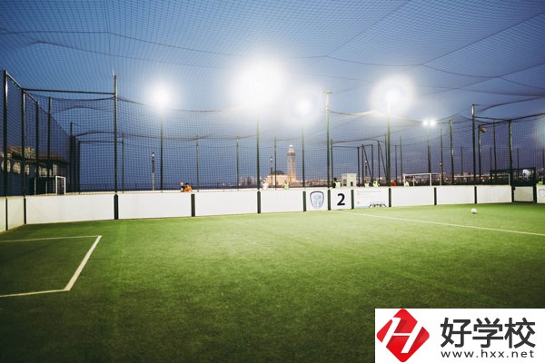 核工業(yè)衛(wèi)生學(xué)校助產(chǎn)專業(yè)怎么樣？宿舍怎么樣？