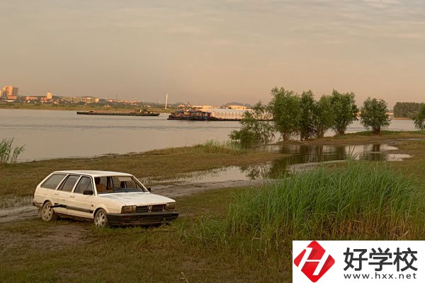 初中畢業(yè)想在懷化讀中專，有哪些好學(xué)校推薦？