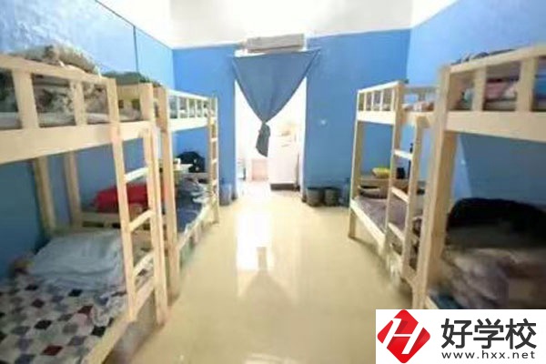 湖南省體育運動學(xué)校的辦學(xué)條件怎么樣？
