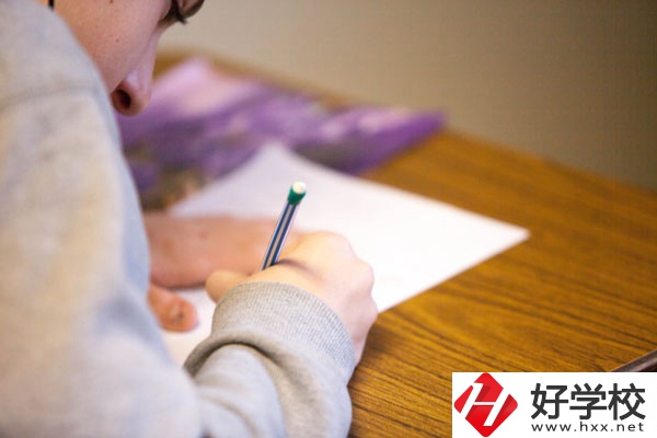 九疑理工學校好不好？宿舍環(huán)境怎么樣？