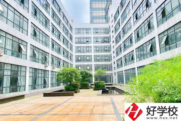 湖南曙光科技技工學(xué)校怎么樣？有哪些熱門專業(yè)？