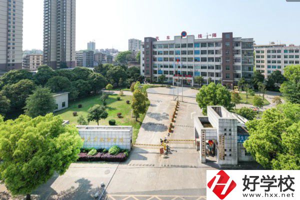 想學(xué)汽修類專業(yè)，湖南這三所學(xué)校都可以！
