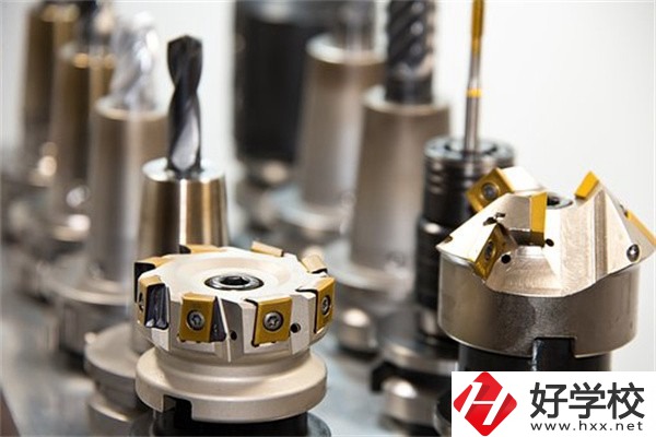 益陽不參加中考可以上中專嗎？有什么專業(yè)推薦？