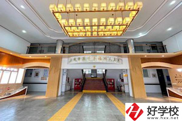 長沙自立中等職業(yè)技術(shù)學(xué)校有什么特色專業(yè)？