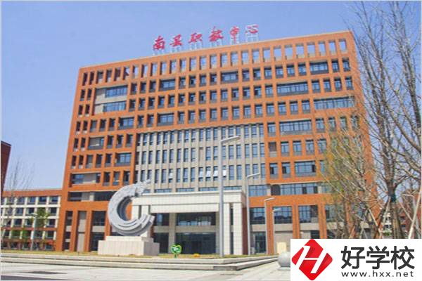 益陽(yáng)南縣的職高免學(xué)費(fèi)嗎？還要不要交其它費(fèi)用？