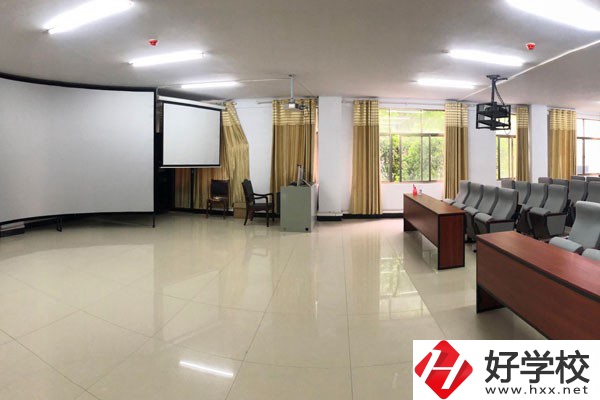 湖南省岳陽(yáng)縣職業(yè)中專學(xué)校好不好？有哪些辦學(xué)特色？