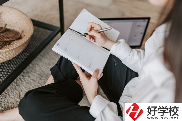 湖南工商職業(yè)學(xué)院(中職部)好不好？