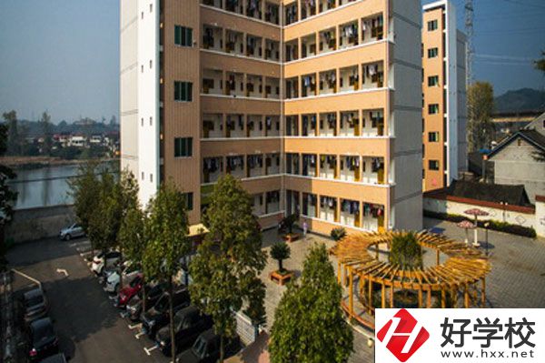 懷化芷江民族職業(yè)中專怎么樣？有哪些專業(yè)？