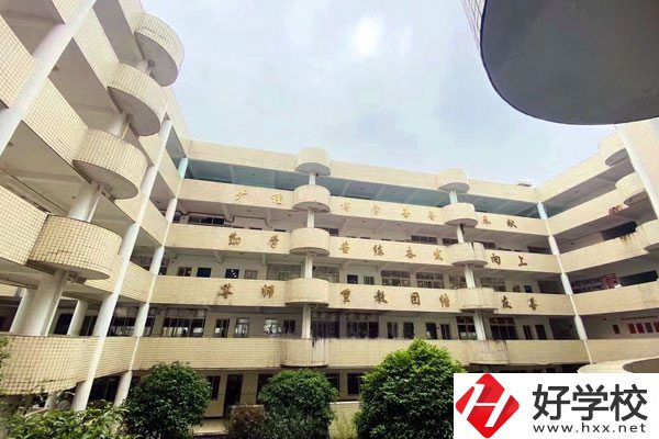 UI設計學什么？長沙有學這一專業(yè)的中職學校嗎？