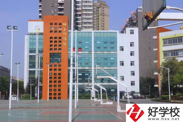 長(zhǎng)沙賀龍?bào)w育運(yùn)動(dòng)學(xué)校怎么樣？