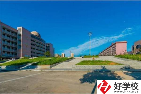 婁底最好的師范職校是哪所？師范專業(yè)好就業(yè)嗎？