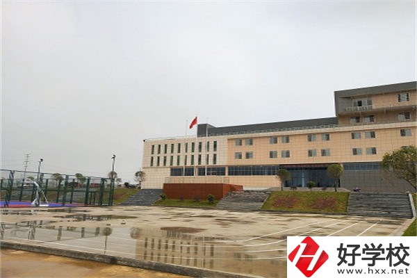 婁底民辦中職學校怎么樣？民辦中職值得就讀嗎？