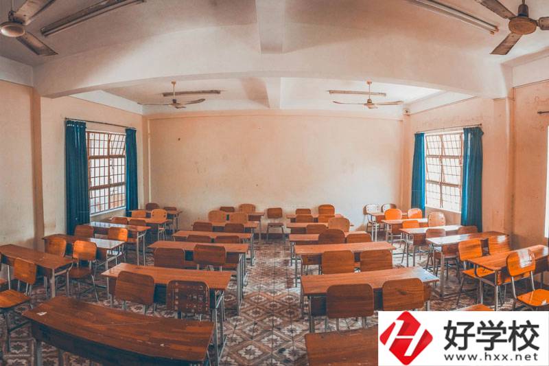 婁底職業(yè)技術(shù)學(xué)院有哪些專業(yè)？學(xué)費(fèi)貴不貴？