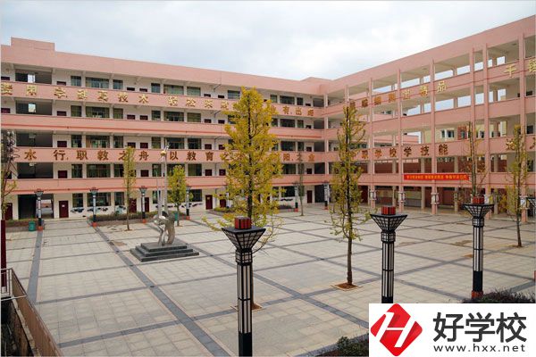 祁陽縣職業(yè)中專是公辦嗎？收費貴不貴？