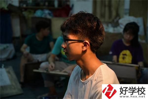 湖南職業(yè)高考簡(jiǎn)單嗎？考試都考些什么內(nèi)容？