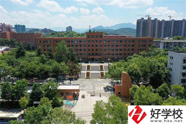 婁底最好的師范職校是哪所？師范專業(yè)好就業(yè)嗎？