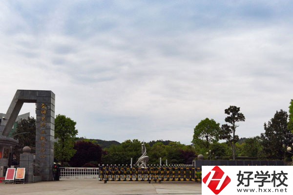 會同縣職業(yè)中專學校怎么樣？開設了哪些專業(yè)？