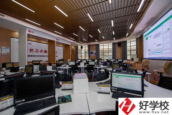 長沙財經(jīng)學(xué)校會計專業(yè)好進(jìn)嗎？