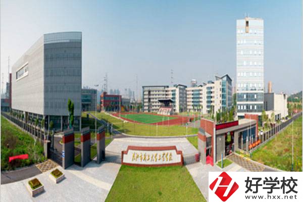 株洲市交通技工學校的地址在哪？學費是多少？
