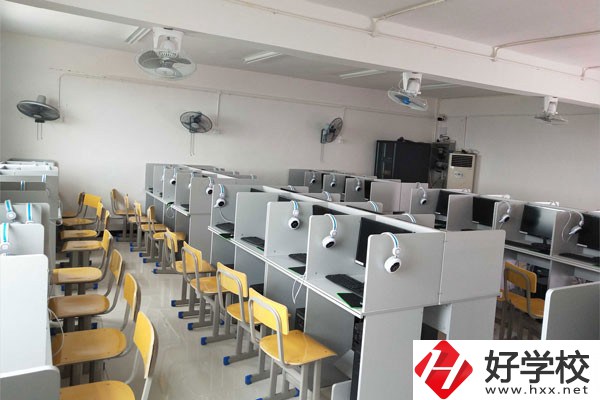 湘潭財經(jīng)職校是公辦的嗎？學(xué)生就業(yè)如何？