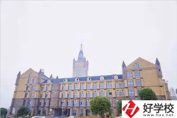 長(zhǎng)沙市拔萃中等職業(yè)學(xué)校怎么樣？