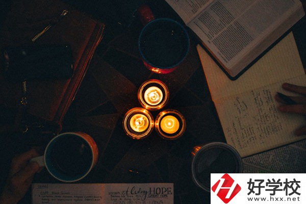 南岳區(qū)職業(yè)中等專業(yè)學(xué)校有哪些專業(yè)？